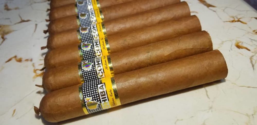 10 Cohiba Ambar 305 Mons (63)