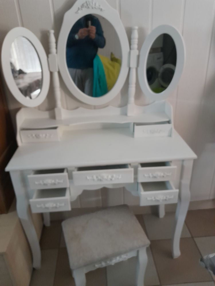 coiffeuse blanche valeur 140euroi vendu 70 euro 70 Gap (05)