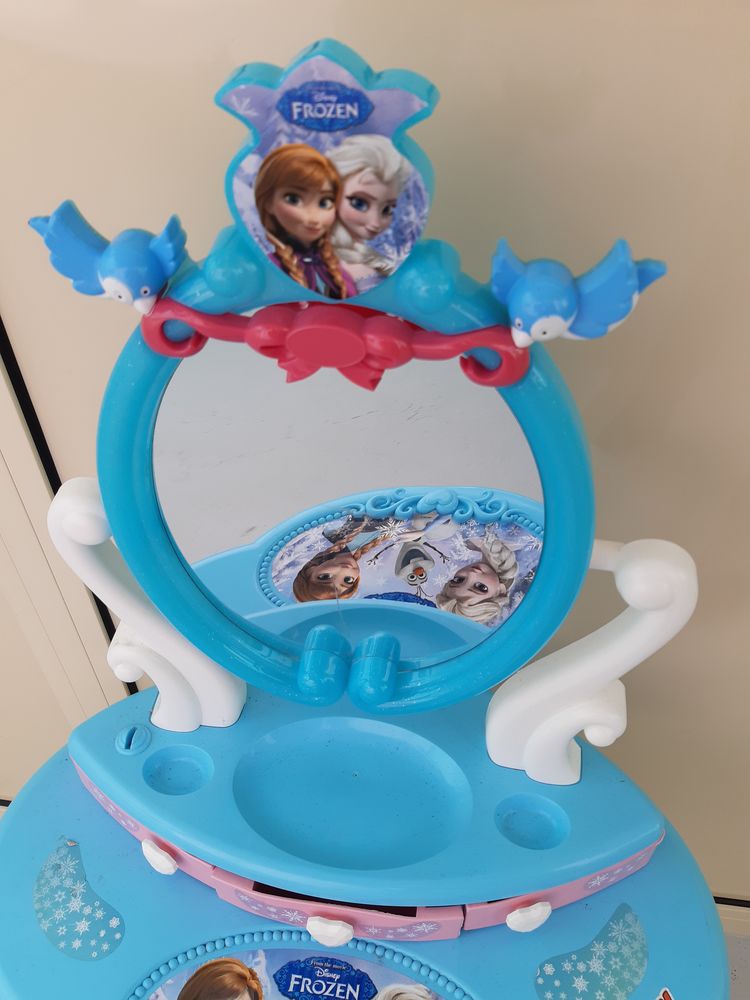 Coiffeuse FROZEN  La Reine des Neiges 
10 Le Vernois (39)