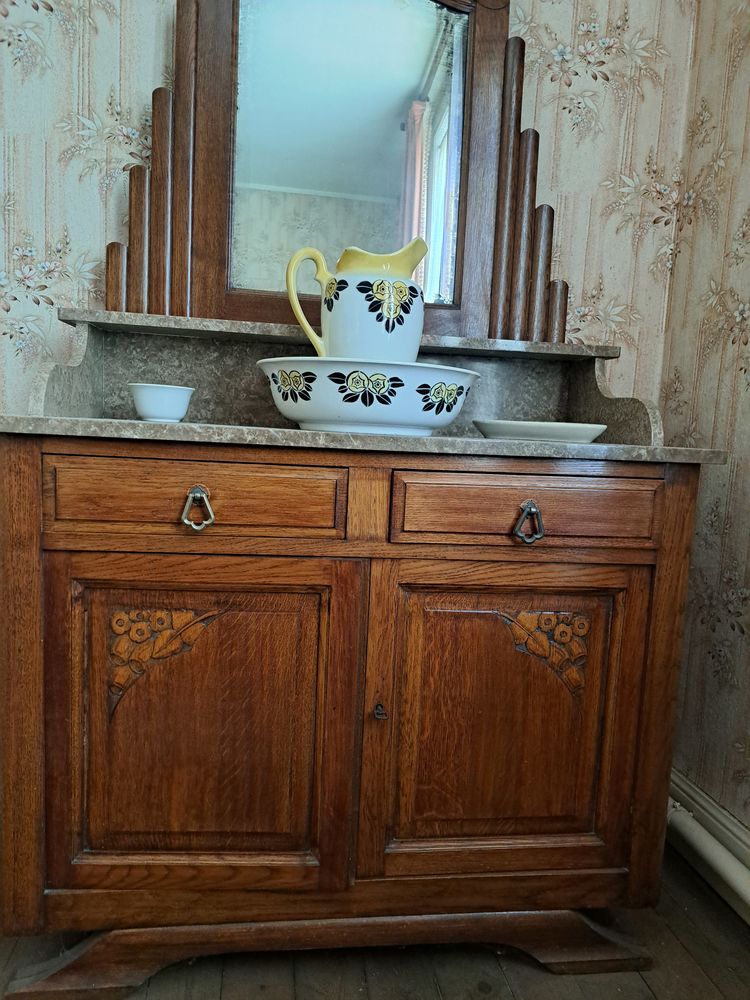 Coiffeuse meuble ancien
Dessus marbre 115 Annezin (62)