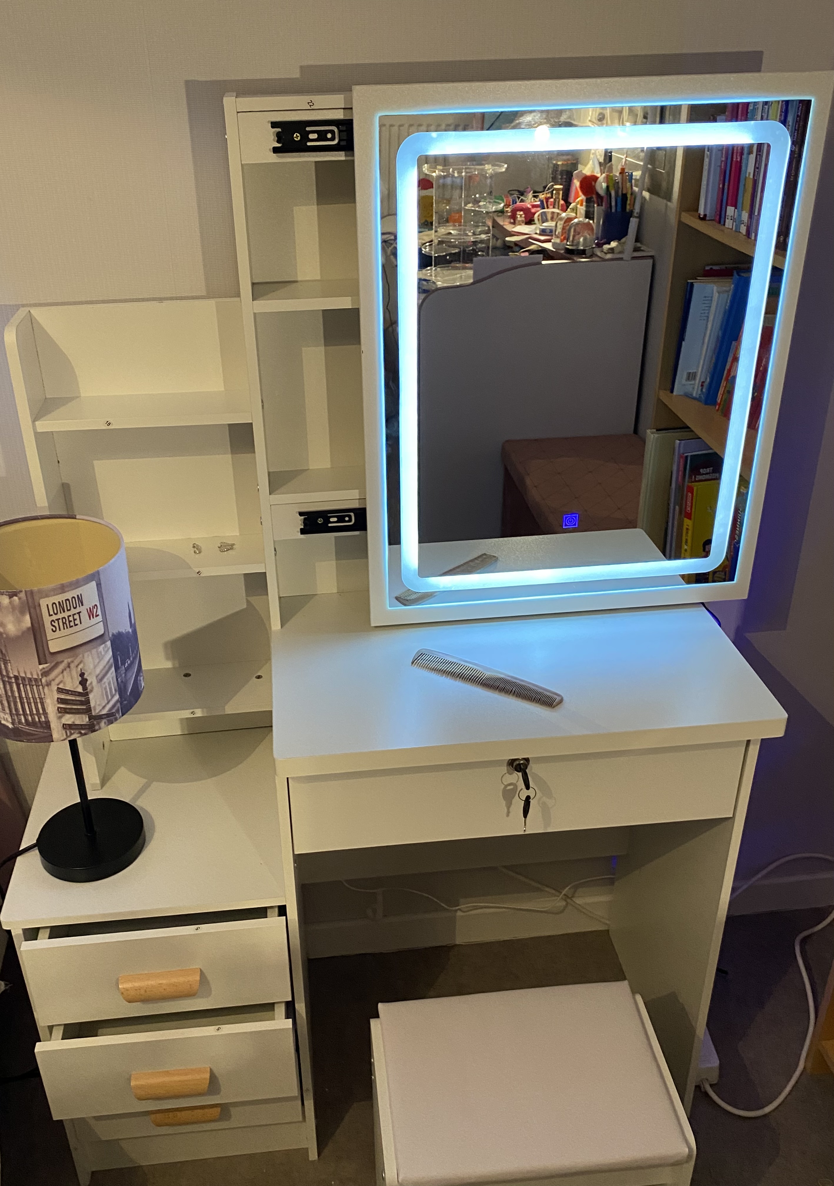 Coiffeuse NEUF Moderne avec Miroir Lumineux 95 Menthon-Saint-Bernard (74)