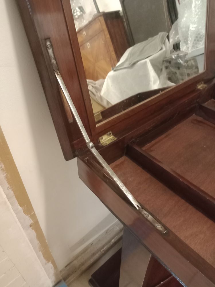 Coiffeuse plinthe acajou 19�me 250 Nice (06)