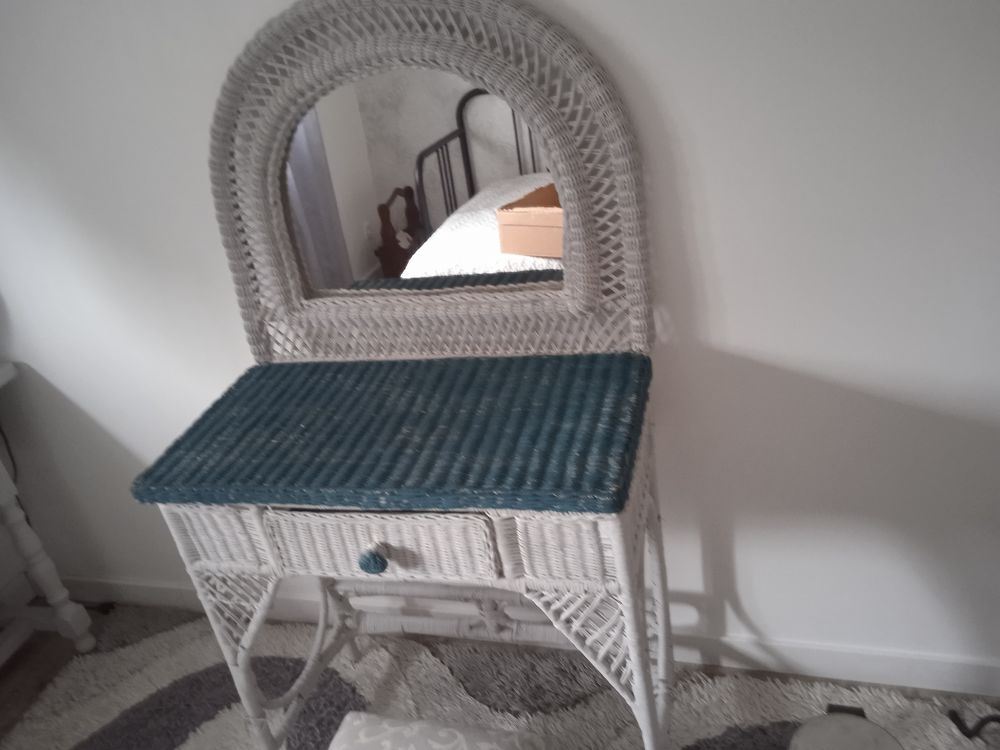 coiffeuse rotin miroir demi lune banche et verte 70 Le P�age-de-Roussillon (38)