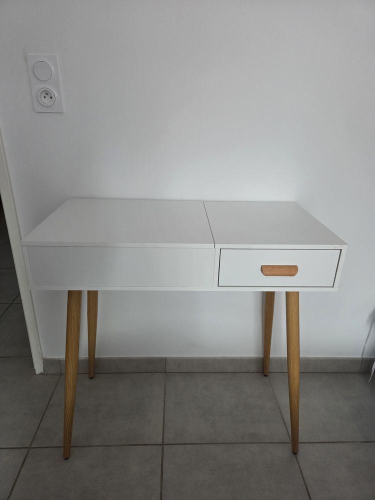 Coiffeuse 40 Rochefort-du-Gard (30)