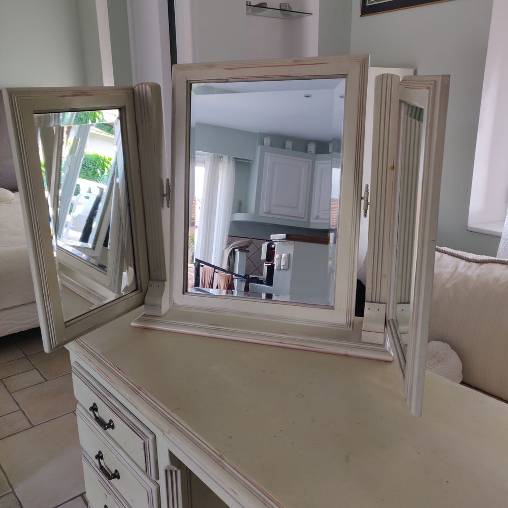 Coiffeuse 300 St Isidore (06)