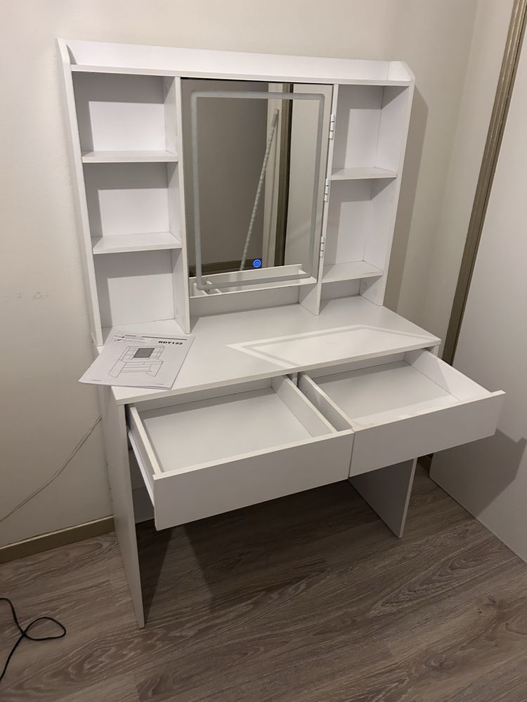 coiffeuse 160 D�cines-Charpieu (69)