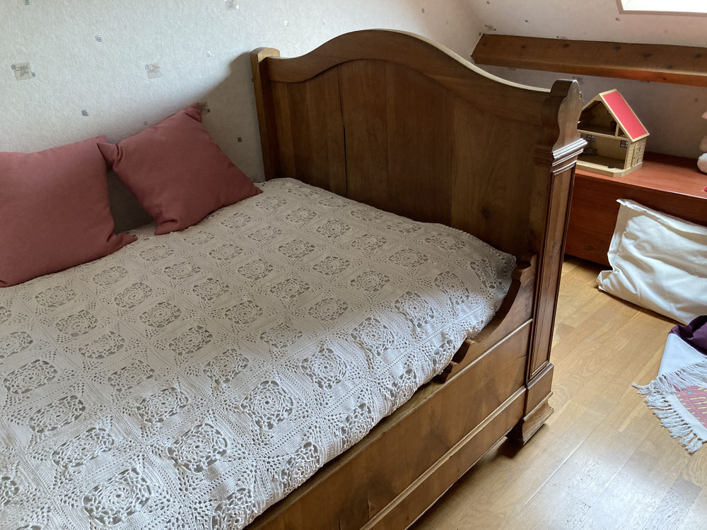lit de coin ancien bois massif avec sommier 0 Yerres (91)