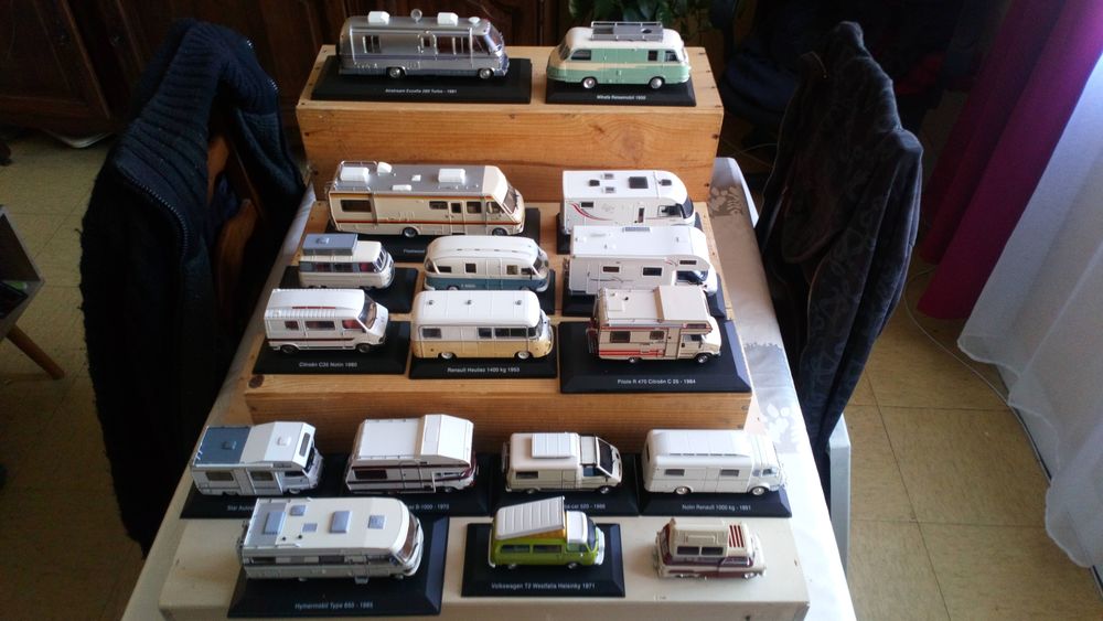COLECTION DE CAMPING CAR 20 B�gles (33)