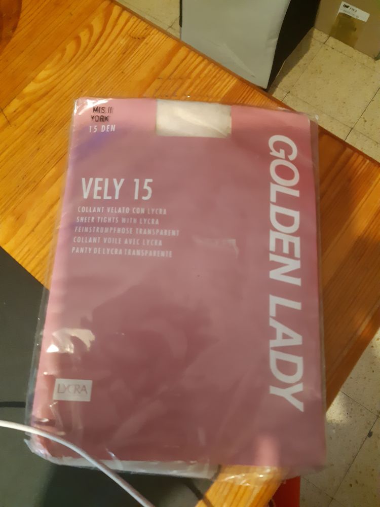 collant 15D GOLDEN LADY couleur champagne voile avec lycra 3 Lyon 5 (69)