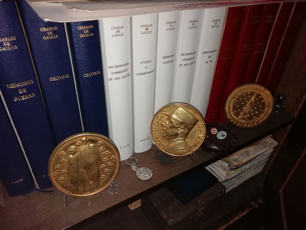 Collection bleu blanc rouge du G�n�ral de gaules
300 Vergt (24)