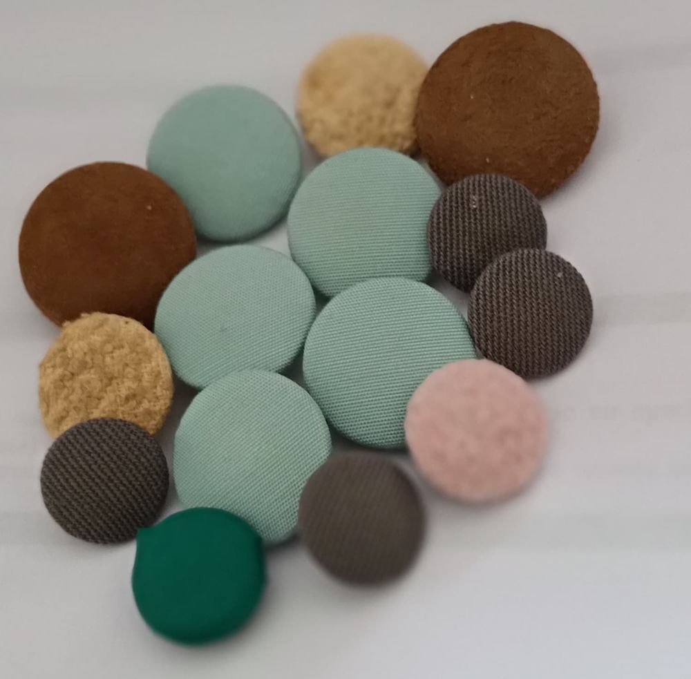 Collection 16 Boutons Vintage Recouverts   Signatures Paris 22 Thonon-les-Bains (74)