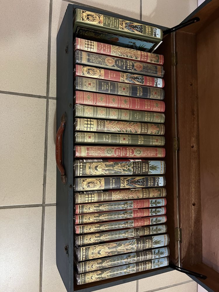 collection compl�te Jules verne 25 Hauterive (89)