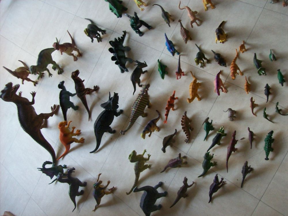 collection de dinosaures, animaux et personnages  - zoe 3 Martigues (13)