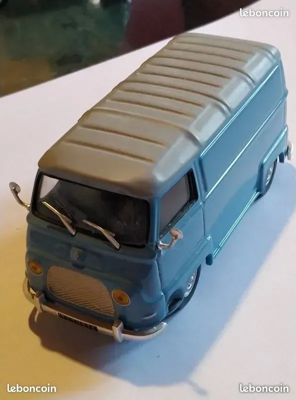 COLLECTION ESTAFETTE 1/43 15 Valleiry (74)