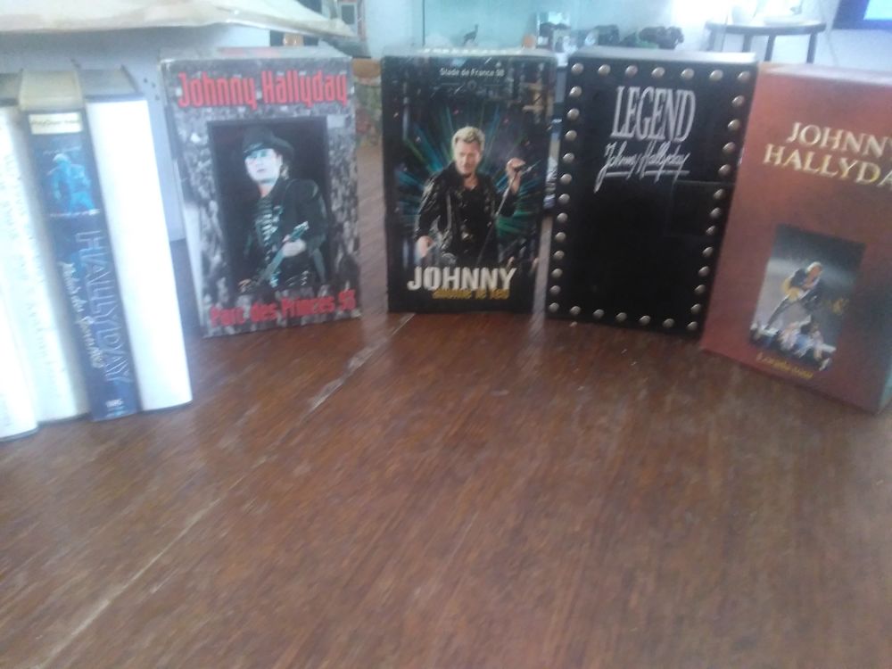 collection johnny hallyday 200 Bages (66)