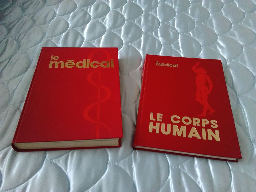 collection Larousse  le m�dical  en 8 volumes 50 Auch (32)