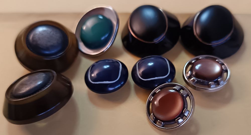 Collection  Lumi�res d'Antan  - Lot de 9 Boutons Bijoux Rare 28 Thonon-les-Bains (74)