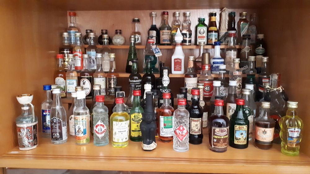 collection de mignonnettes 200 Aubagne (13)