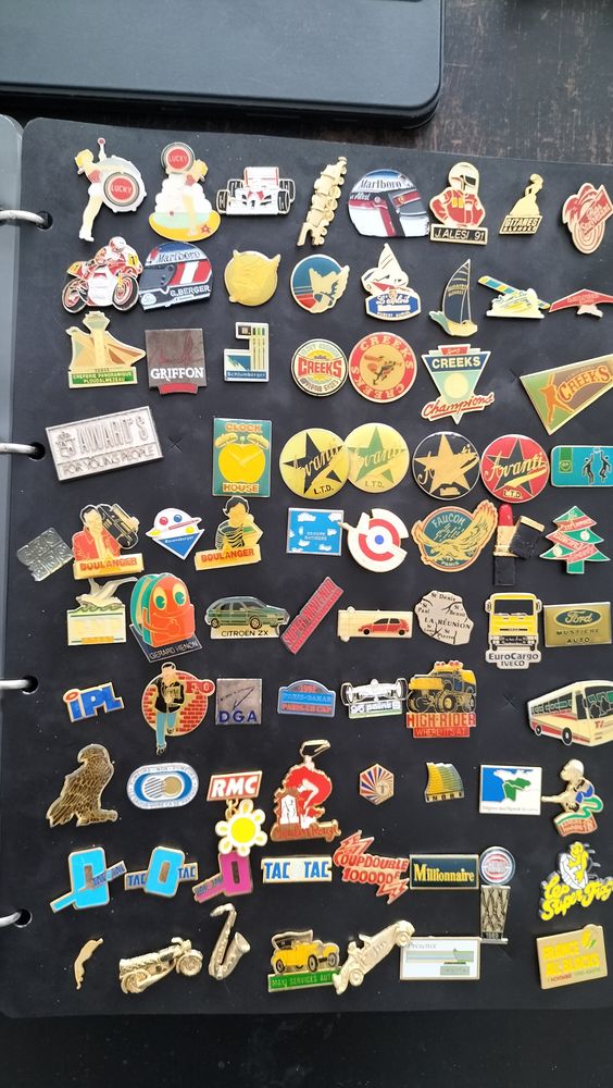 Collection de pin's ( 233 pi�ces) 30 Florange (57)