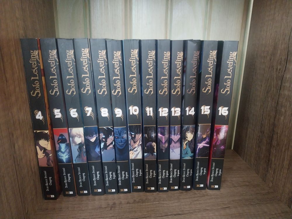 a collection Solo Leveling tome 4 � 16 130 Biarritz (64)