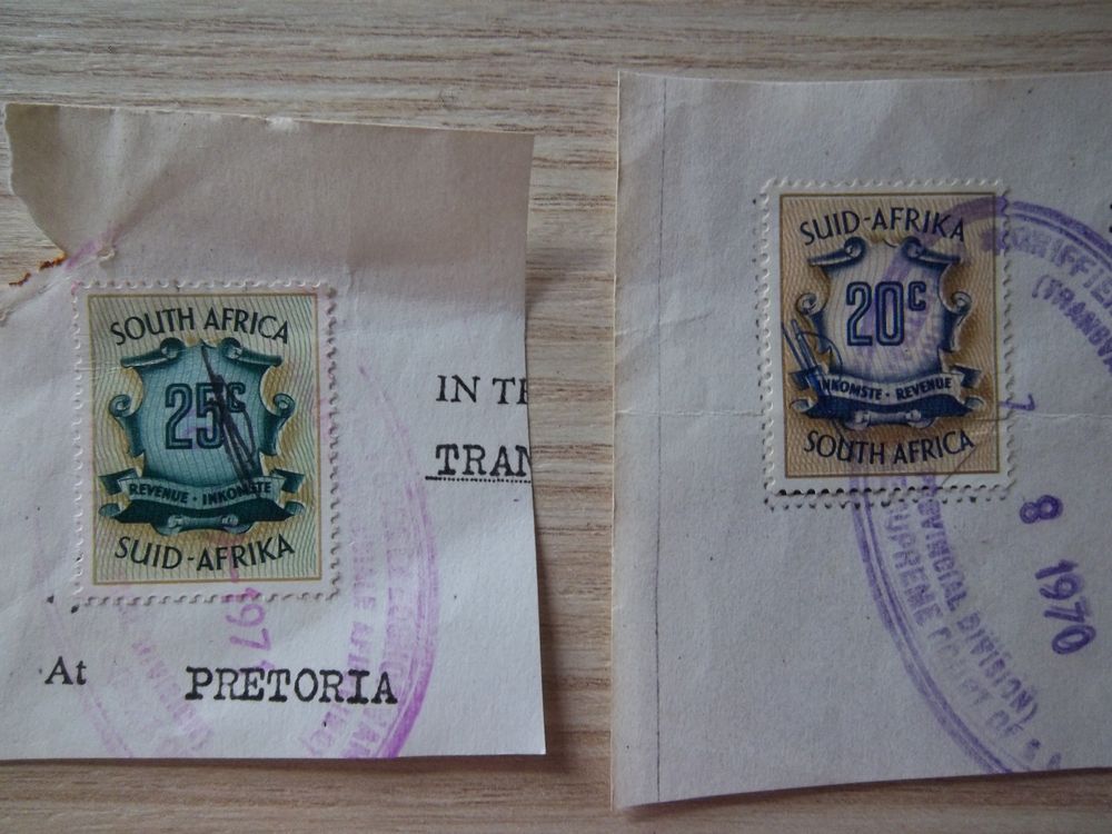 lot collection 2 timbres Afrique du Sud  1970 2 Valognes (50)