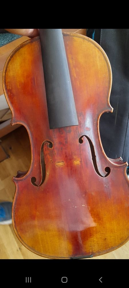 collectionneur recherche instrument de musique ancien � restaurer ou en bon �tat Violon violoncelle Archet Alto Saxophone clarinette fl�te traversi�re trempette Trombone Alto Contrebasse Guitare ancienne  si vous avez ce genre d'instrument n'h�sitez pas � 1 Saint-�tienne-du-Rouvray (76)