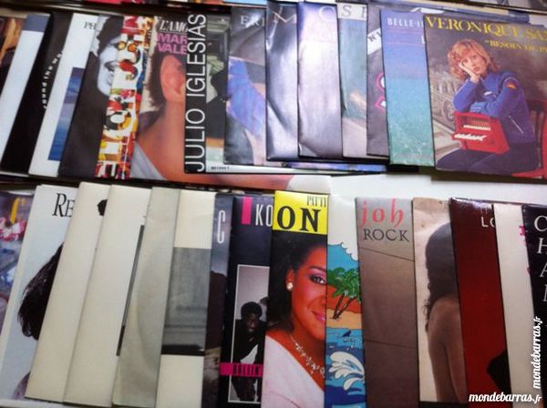 Collectionneurs : série de 243 vinyls 45 T 729 Boulogne-Billancourt (92)
