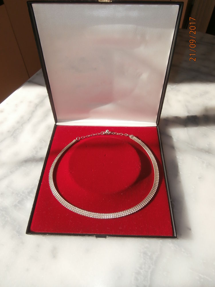 Collier en Argent dans son Coffret d'Origine. 67 Carmaux (81)