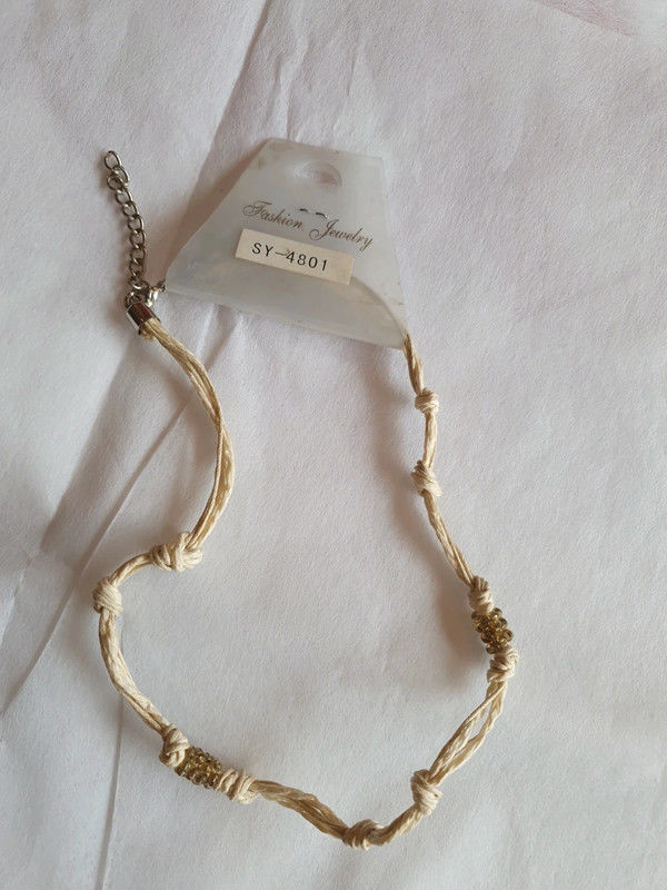 collier beige 2 Aubvillers (80)