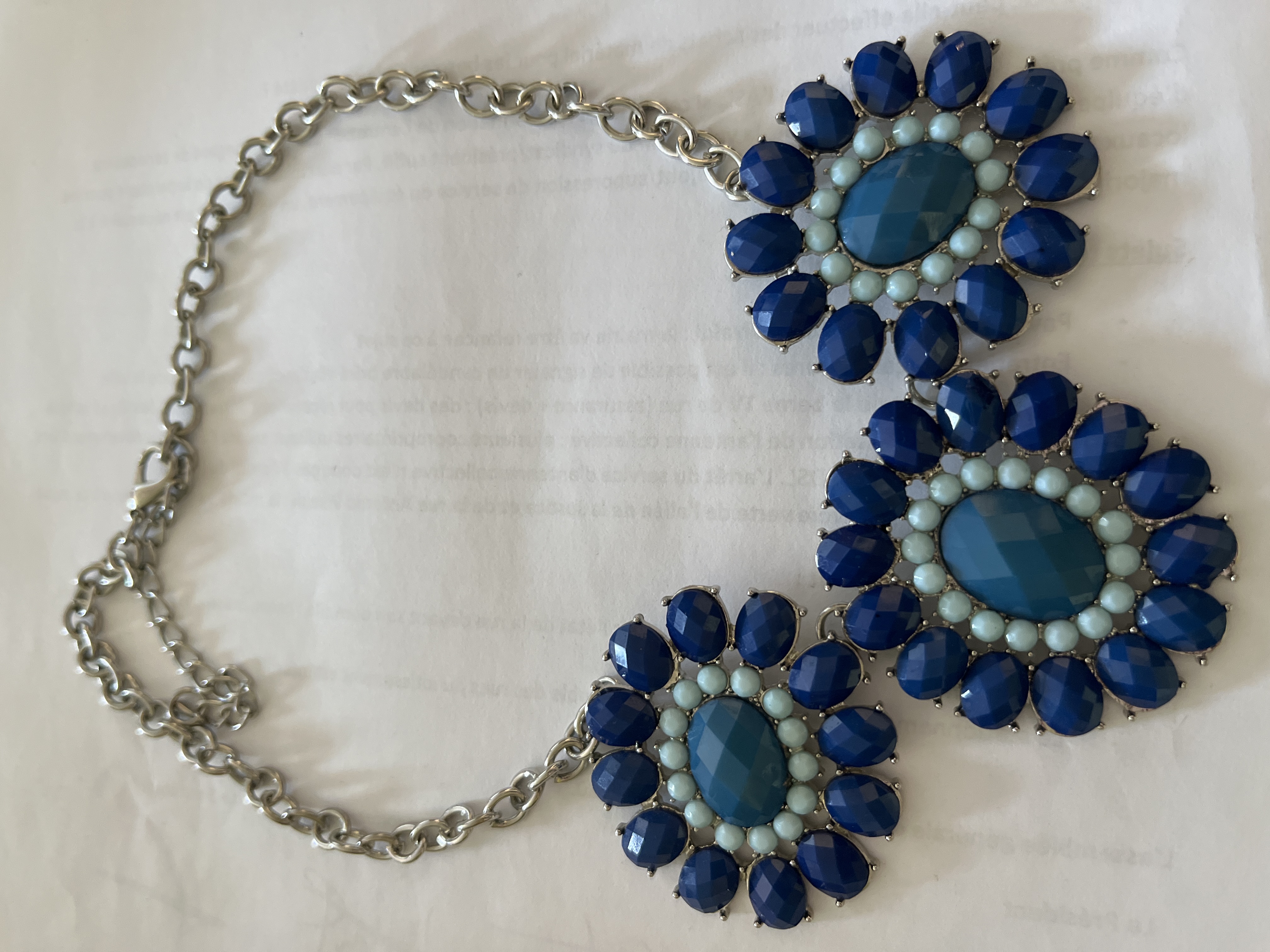 Collier 3 cabochons 4 Villiers-sur-Marne (94)