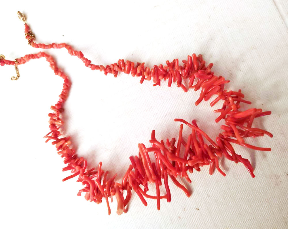 Collier corail 45 Nice (06)