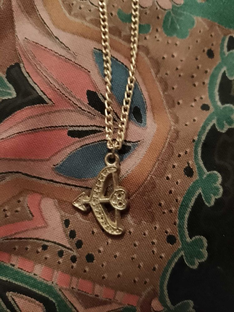 collier dor�e pendentif fl�che de cupidon enfants. 4 Carqueiranne (83)