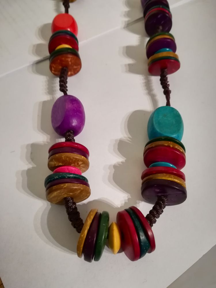 COLLIER ETHNIQUE  
0 Mouvaux (59)