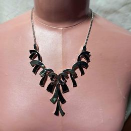 Collier fantaisie argent� et noir 2 La Fert�-sous-Jouarre (77)