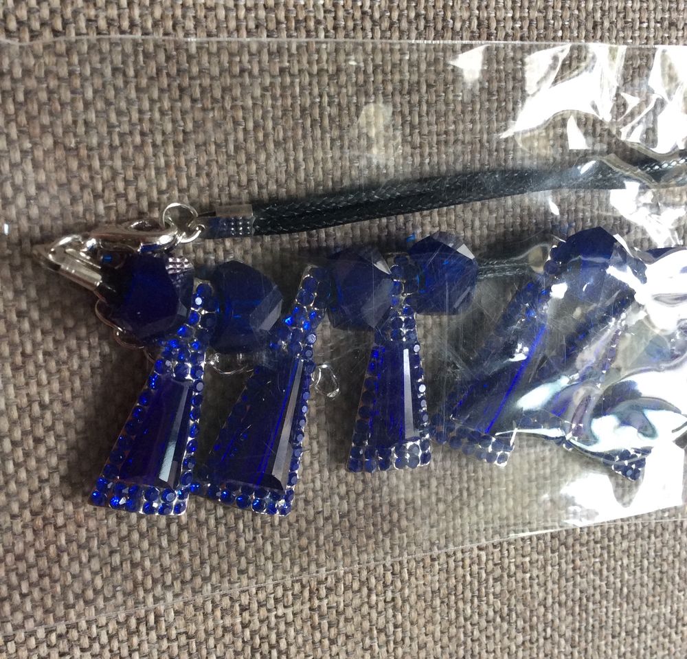 Collier fantaisie bleu - NEUF sous emballage 3 Paris 17 (75)