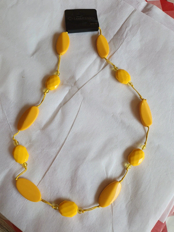 Collier fantaisie jaune 2 Aubvillers (80)