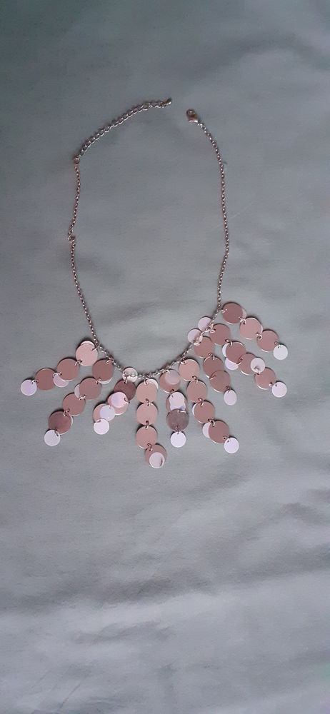 Collier fantaisie � pampilles argent�es 6 Grisolles (82)