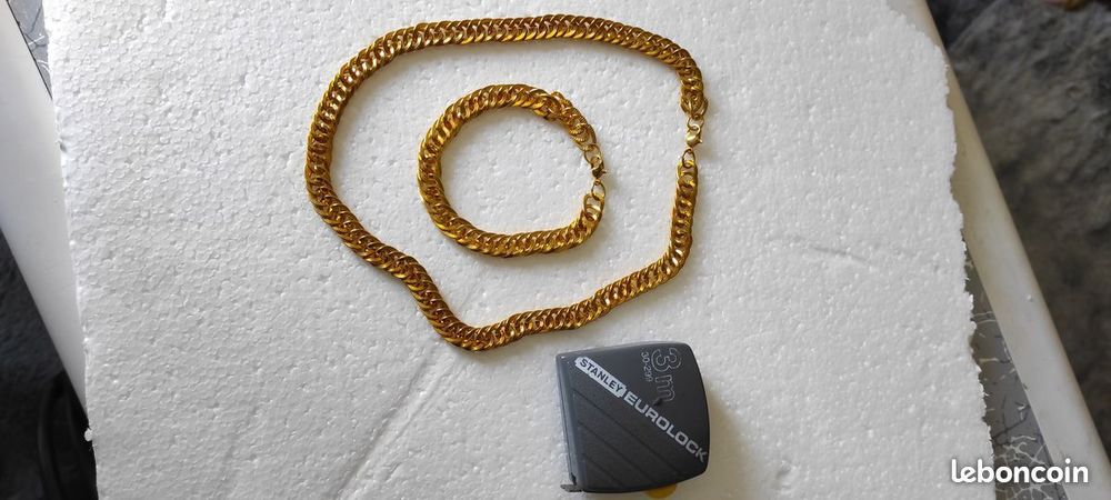 collier +gourmette dor�
fantaisie
mixte 3 Mortain (50)