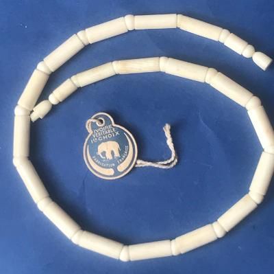 Collier en ivoire v�ritable mailles cylindres  Mod�le rare  40 Dinan (22)