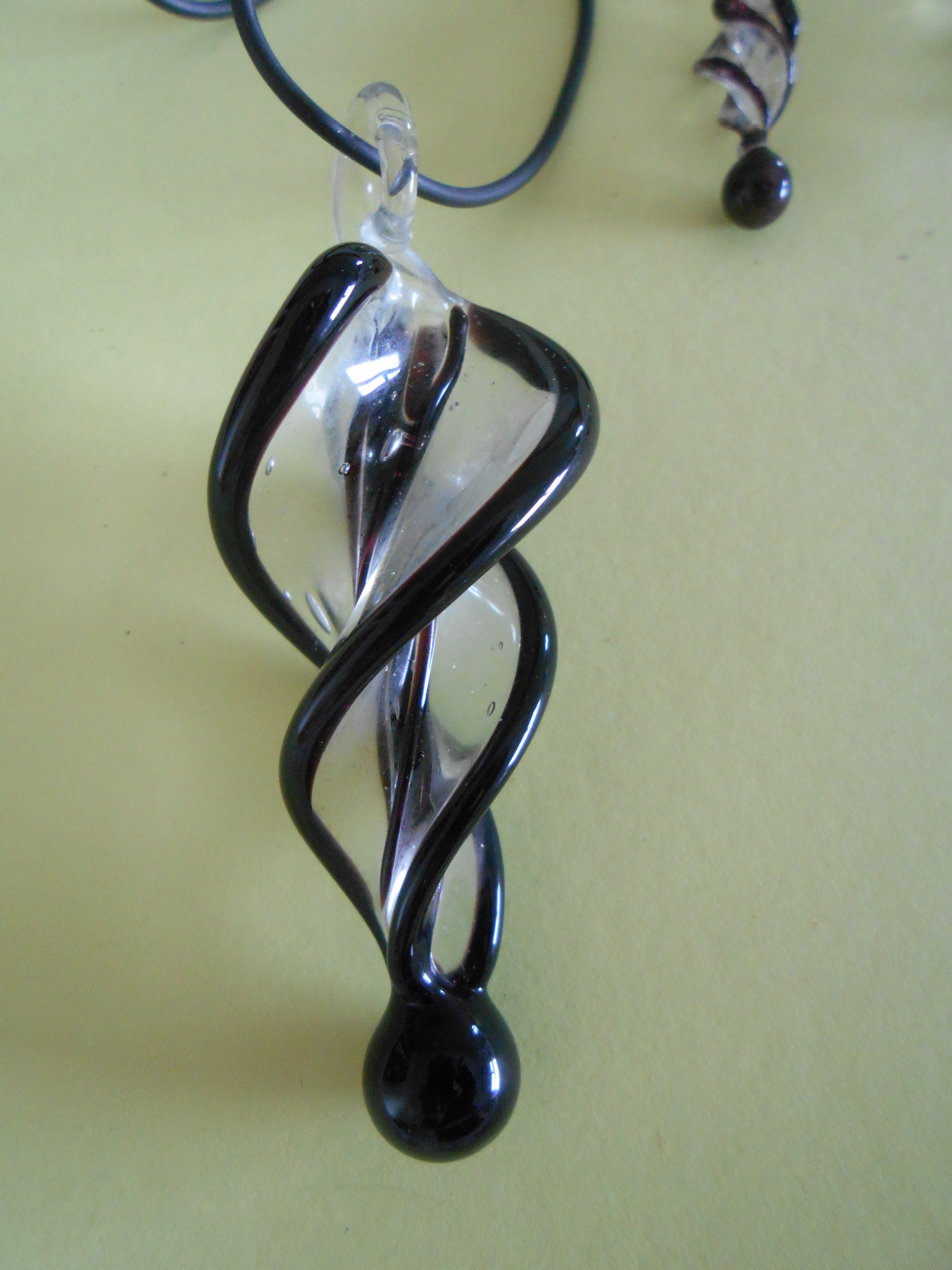 collier lacet noir 10 Dijon (21)