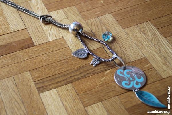 Collier long + pendentifs (28b) 6 Tours (37)