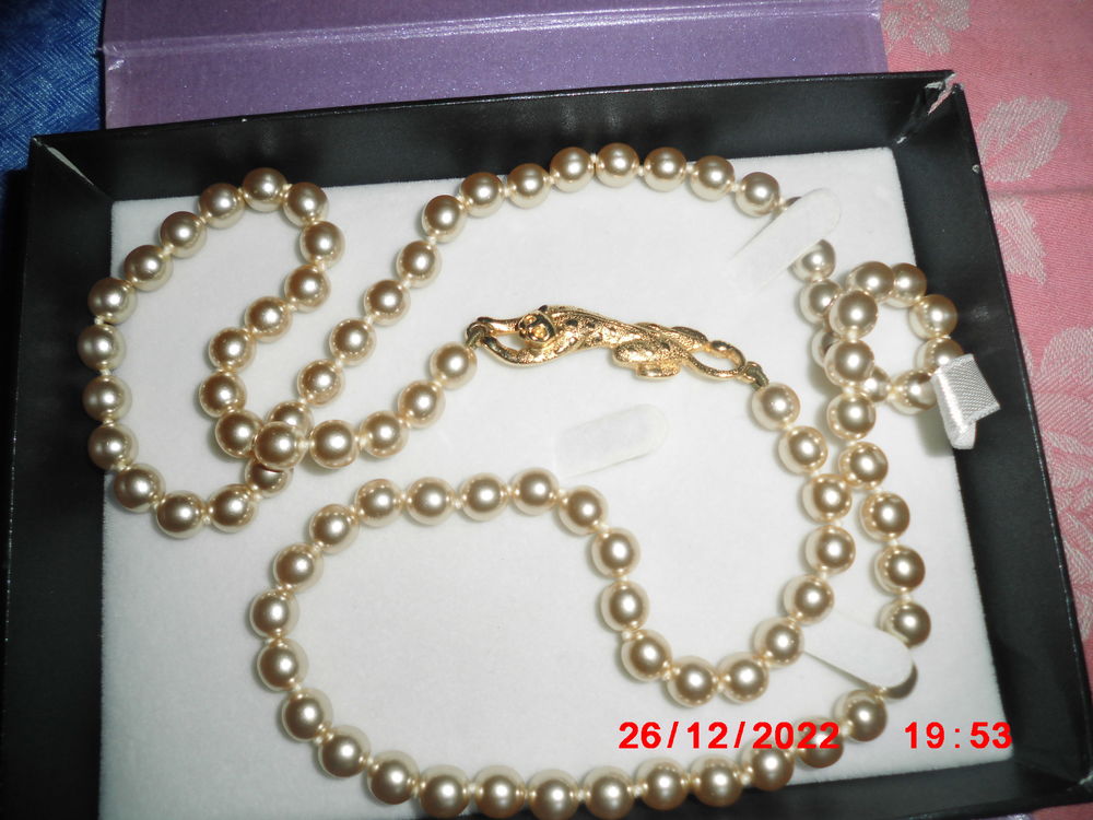 Collier long 12 Lyon 5 (69)