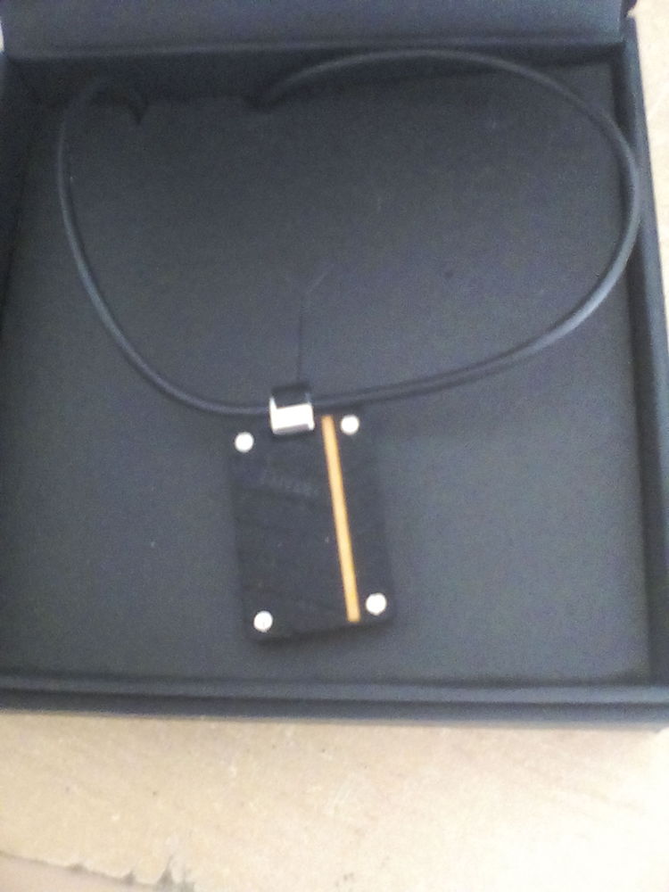 Collier marque lotus 25 Libourne (33)