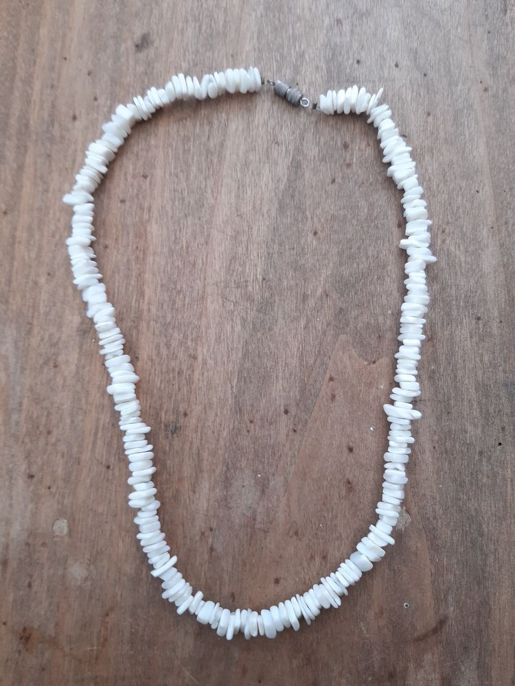 Collier en nacre blanc 20 Nieuil-l'Espoir (86)