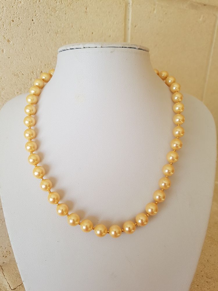 Collier perles nacrées,dorées;fermoir bijoux TBE 10 Villeneuve-d'Ascq (59)