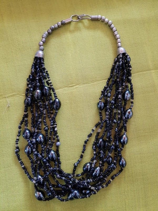Collier perles noires multi brin tres bon etat 47 cm de long 5 Viriat (01)