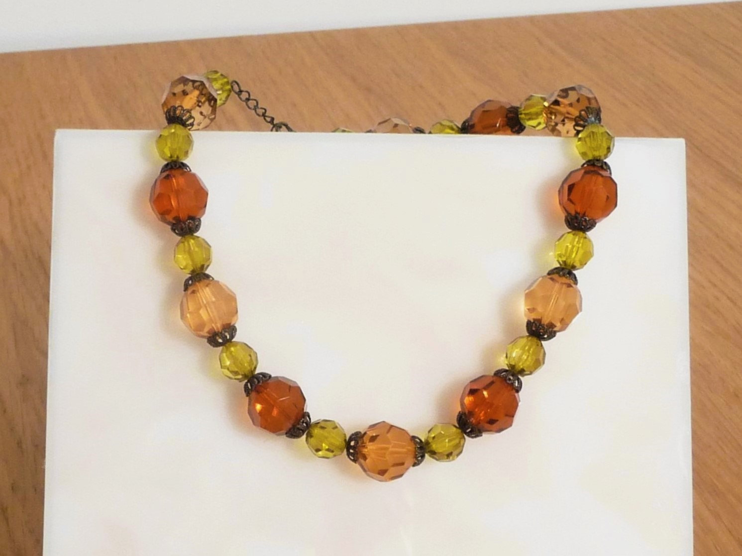 Collier � Perles en Plastique Rouge Orang�, Saumon et Jaune 15 Paris 15 (75)