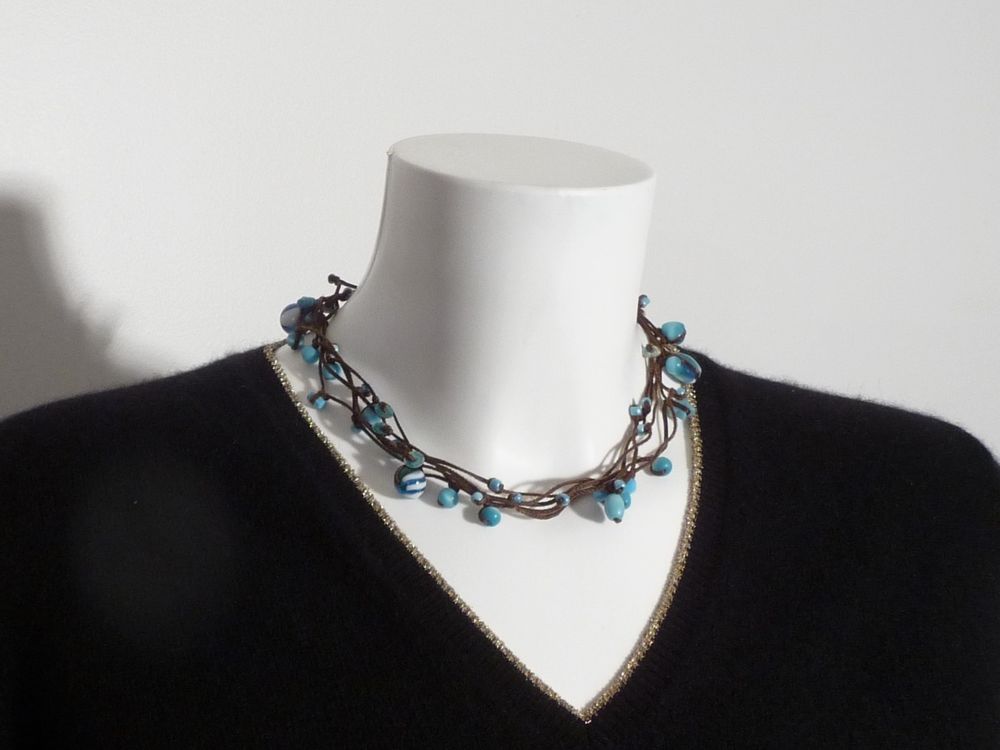 Collier en Perles Plastique Bleu Turquoise sur 5 liens Coton 7 Paris 15 (75)