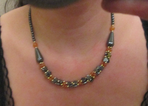 Collier pierres grises (h�matite), oranges, perles dor�es 5 Herblay (95)
