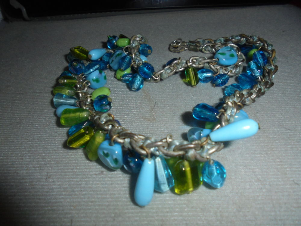 collier en pierres naturelles 5 Romorantin-Lanthenay (41)